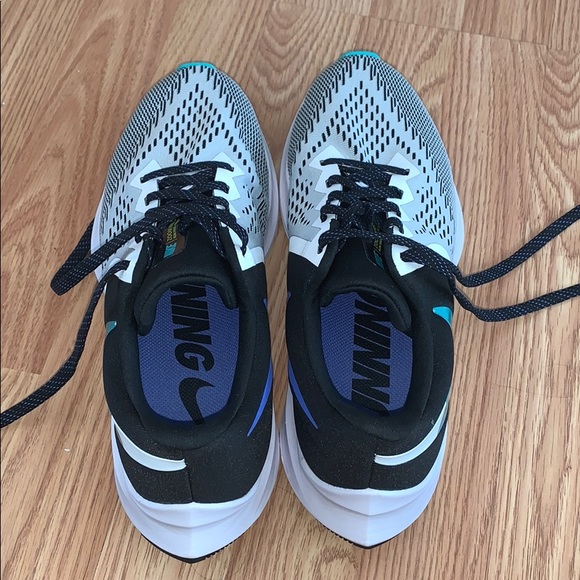 Nike Zoom Winflo running shoe size 10 - Picture 3 of 7